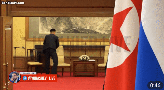 김정은의 흔적을 지우고 있는 수행원. /유나셰프 텔레그램