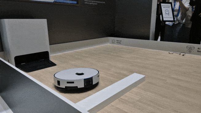 삼성전자가 독일 베를린에서 열리는 IFA 2025에서 선보인 로봇청소기 ‘비스포크 AI 제트 봇 스팀 울트라’. 베를린=김현일 기자