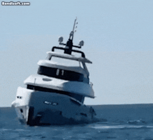 첫 출항 15분 만에 침몰한 요트. [영상 = 더선 캡처]