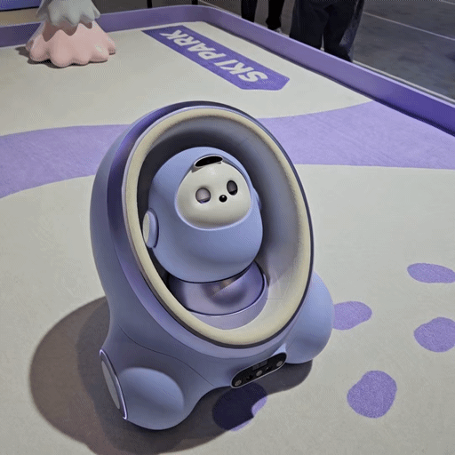 TCL의 아이 돌봄용 AI로봇 에이미.  베를린=박성완 기자