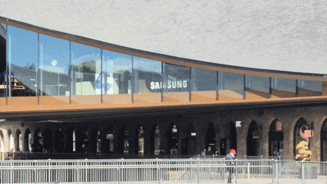 지난 8일 찾은 영국 런던 북부 킹스크로스 콜 드롭스 야드 쇼핑몰 전경. 3층에는 삼성전자 최신 제품 체험공간 ‘삼성 킹스크로스’가 있다. 런던=김현일 기자