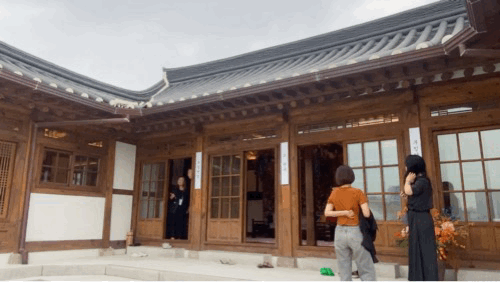 서울 가회동에 위치한 드 한옥 숙소 전경. 심하연 기자