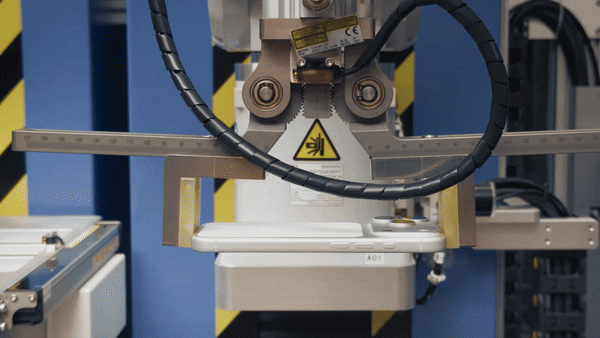 아이폰17 프로의 낙하 테스트 영상 (영상=애플/톰스가이드)