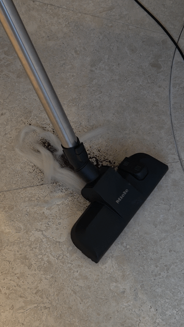 17일 밀레코리아가 서울 삼성동 웨스틴 서울 파르나스 호텔에서 런칭 행사를 열고 신제품 '가드' 시리즈를 공개했다. ⓒ임채현 기자