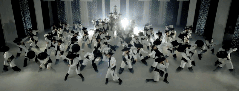 '월드 오브 스트릿 우먼 파이터'에서 한국팀 범접이 선보인 '몽경' 퍼포먼스 영상. Mnet 영상 캡처