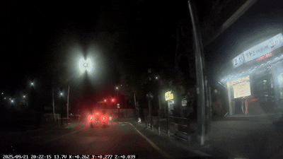 ◇지난 21일 오후 8시18분께 춘천시 효자동 강원사대부고 인근에서 A(37)씨가 몰던 카렌스 승용차가 음식점으로 돌진했다. 이 사고로 A씨와 동승자 B(37)씨가 다쳐 병원으로 이송됐다. 영상=독자 제공