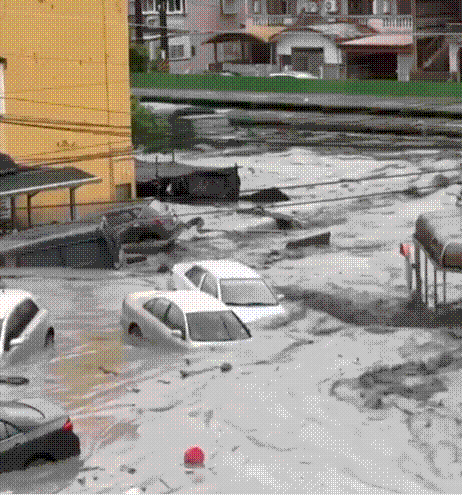 광푸향 거리 곳곳에 물이 가득 들어찬 모습. /X
