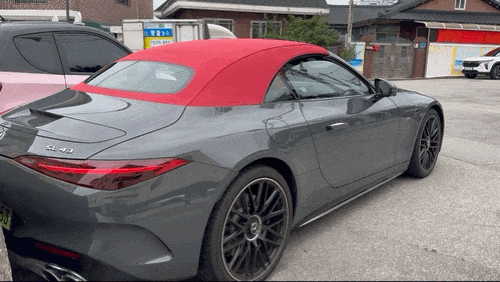 메르세데스-벤츠의 'AMG SL 43' 소프트탑 개폐 모습. 정원일 기자