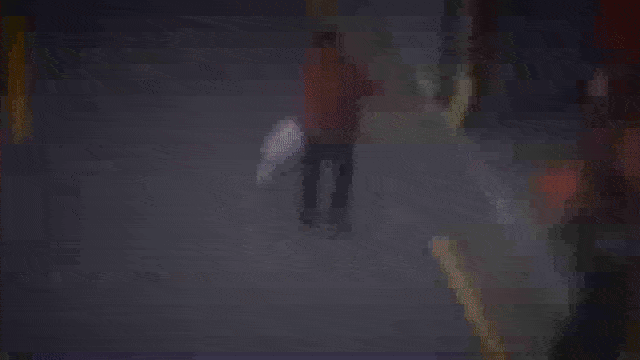 지난 11일 오후 서울 강서구에서 50대 중국인이 처음 본 행인을 주먹다짐하고 있다. [JTBC ‘사건반장’ 갈무리]