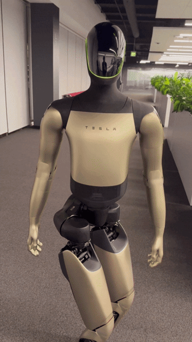 테슬라의 휴머노이드 로봇 '옵티머스'. /세일즈포스 CEO 마크 베니오프 엑스·뉴시스