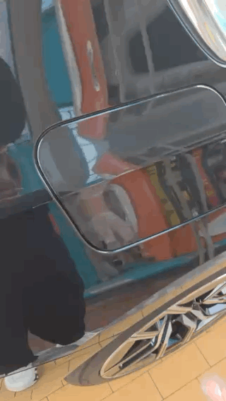 주유구가 굳게 닫혀 열리지 않는 모습/사진=제보자 제공