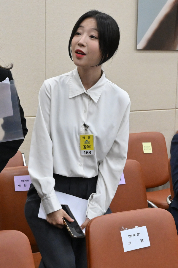 과방위 국감 출석한 유튜버 쯔양·이진숙 전 방통위원장