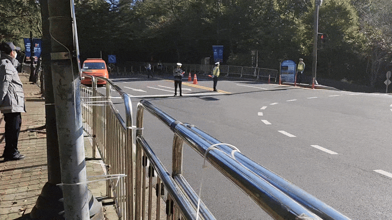시진핑 중국 국가주석이 30일 묵기로 한 경북 경주시 마동에 있는 ‘코오롱호텔’ 입구가 전면 통제되고 있다. 강정의 기자
