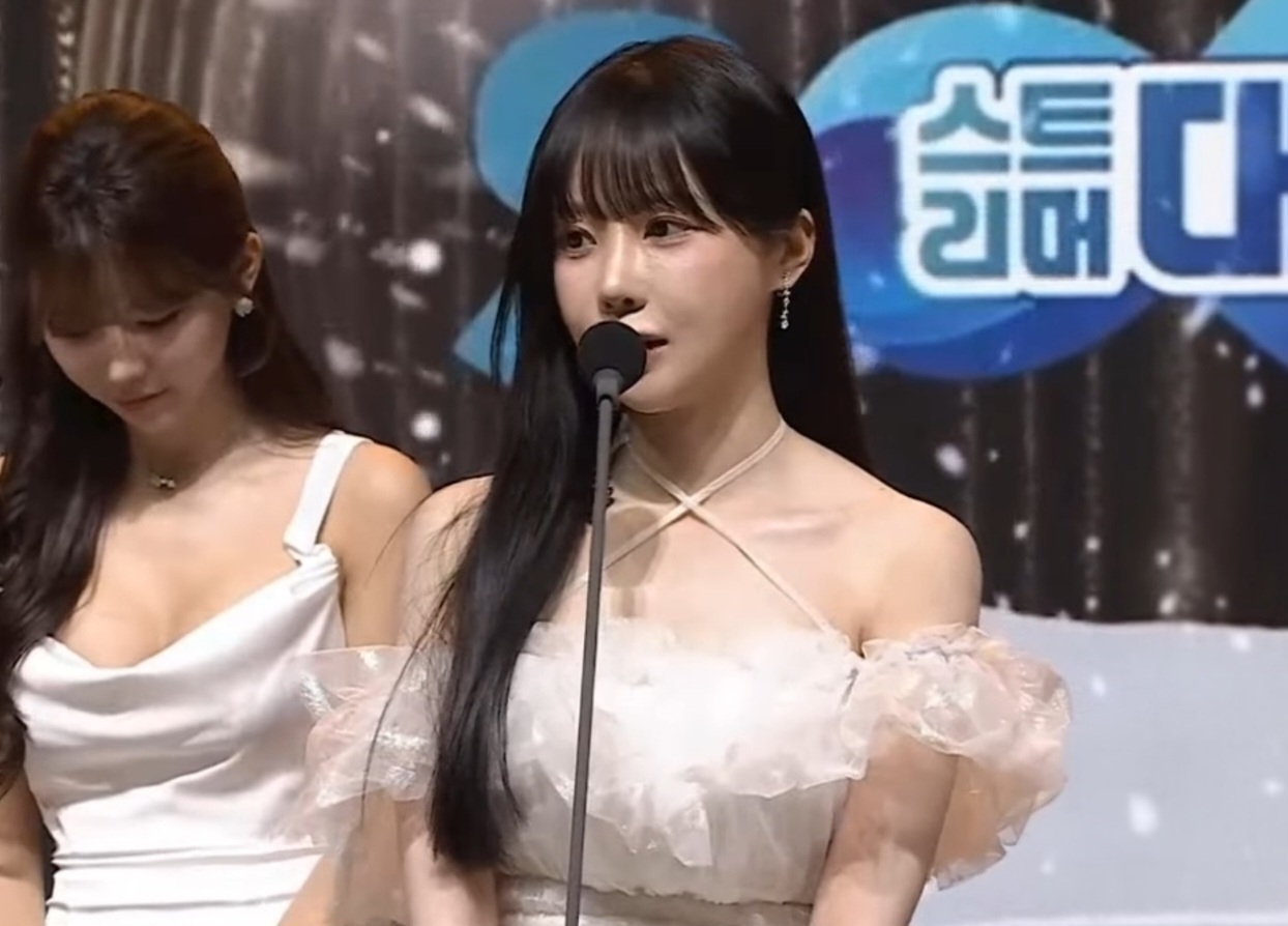 노출 과하다” “한물 갔다” 쏟아지는 뭇매에 난리더니…별풍선 팔이, 반전 통했다