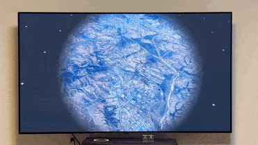 삼성전자 갤럭시XR로 유튜브 VR 영상을 시청하는 모습. [박혜림 기자/rim@]