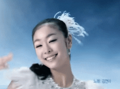 김연아가 "씽씽 불어라"라는 가사의 CM송을 직접 불러 화제가 된 삼성 하우젠 에어컨 광고. /유튜브