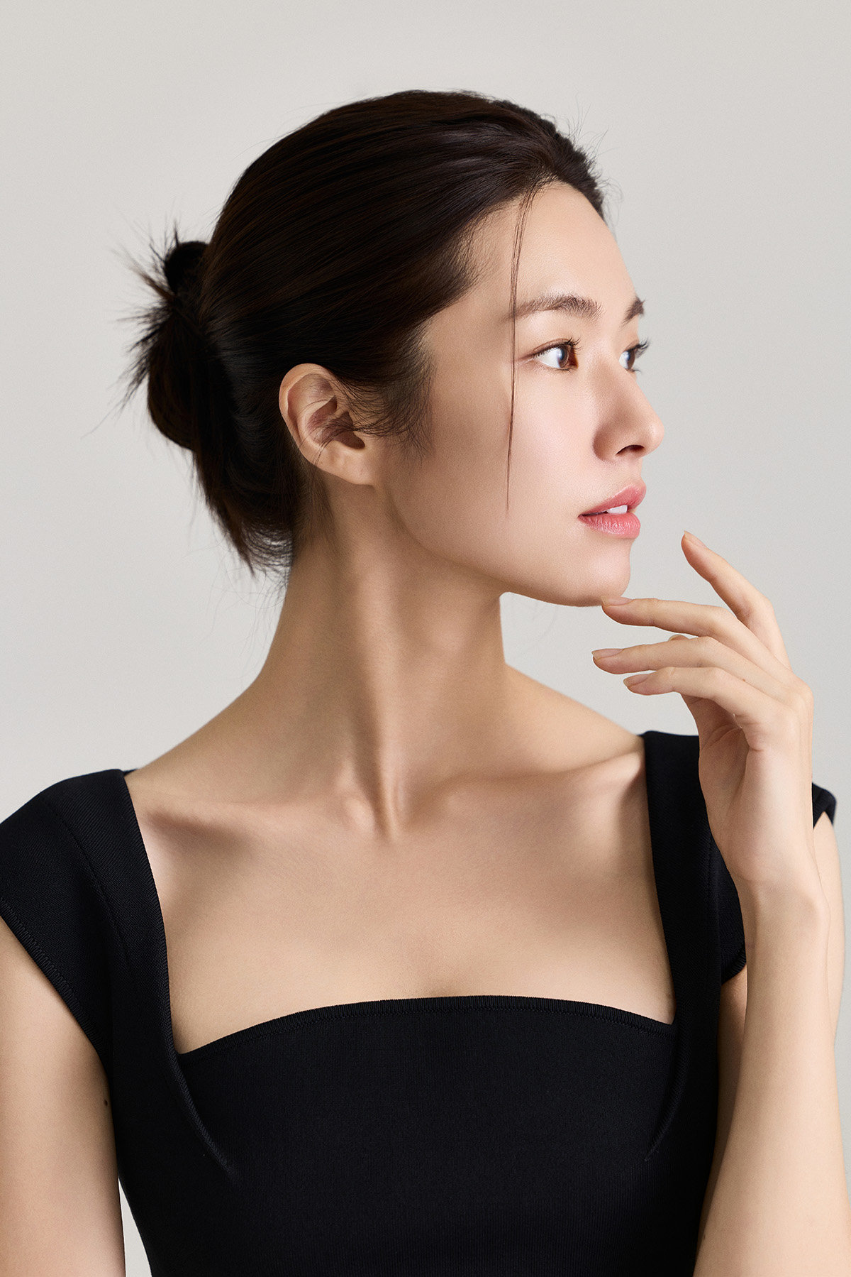 하영, 새 프로필…청량함부터 고혹미까지 ‘팔색조 배우’