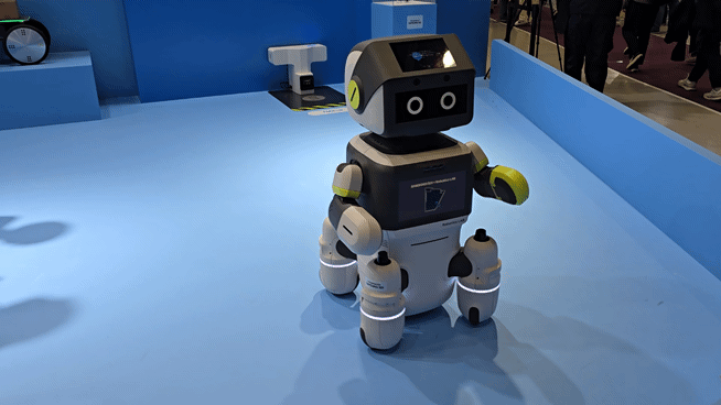 삼성SDI의 21700 원통형 배터리가 탑재된 현대차·기아의 로봇 달이(DAL-e). [사진=김종성 기자]