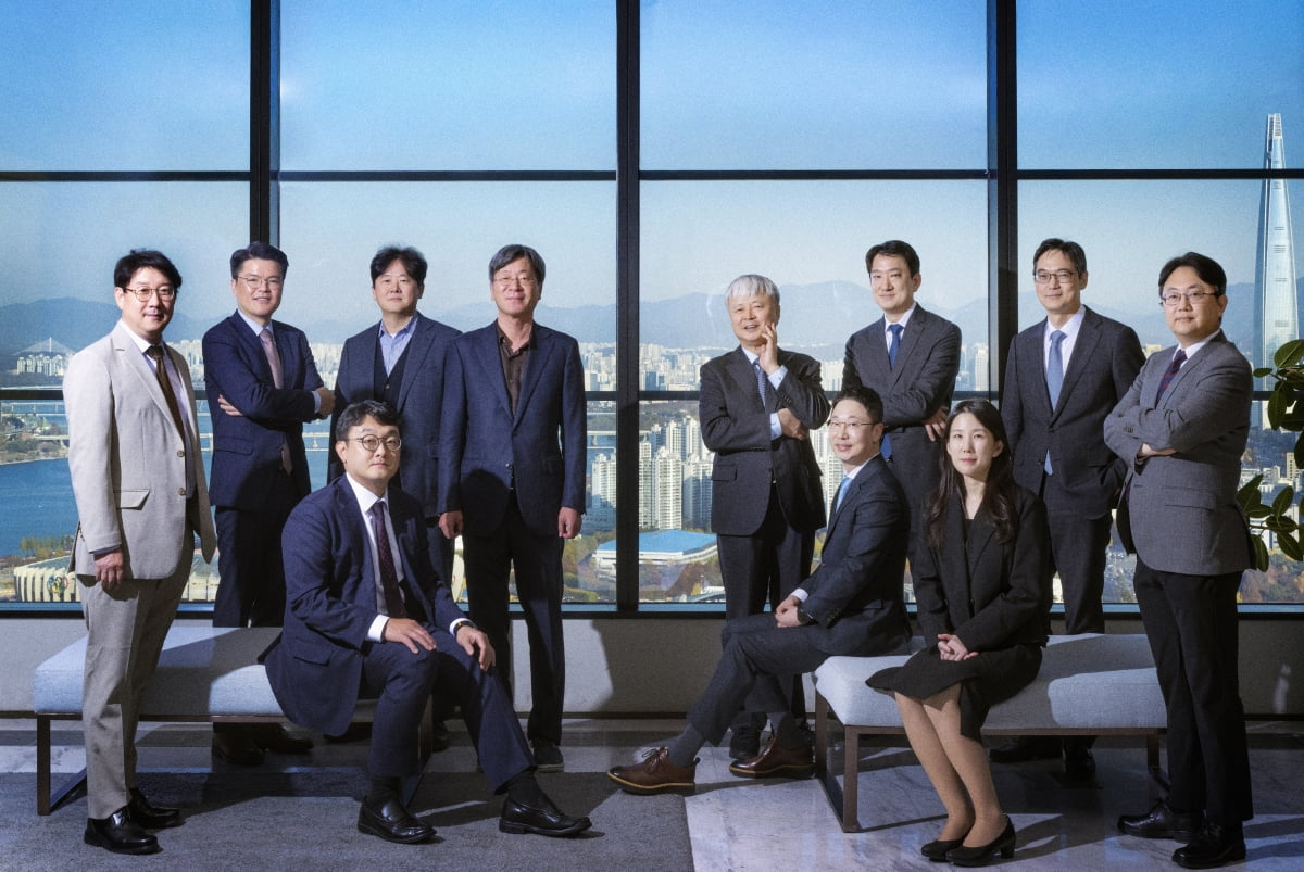 종합컨설팅 역량 키우는 로펌…서비스 최고는 율촌[2025 대한민국 로펌&로이어]