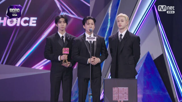 '2025 MAMA AWARDS'/'2025 MAMA AWARDS' live broadcast capture