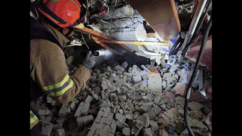 봉사동물들의 처우를 개선하기 위해 국회가 움직였다. 은퇴 후 입양을 지원하는 내용의 현행법 개정안이 여야 의원 24인의 합의로 발의되고, 구체적 실행 방안을 논의하기 위해 전국 각지의 봉사동물이 국회에 모였다. 전병준 기자