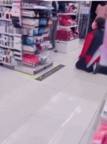 전남 순천 한 다이소 매장에서 발생한 갑질 논란 [온라인 커뮤니티 갈무리]