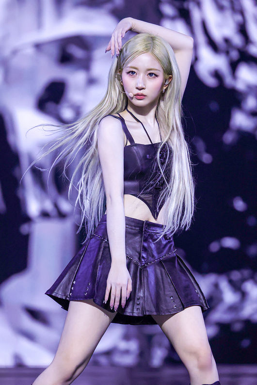 20251130185401020dble NMIXX