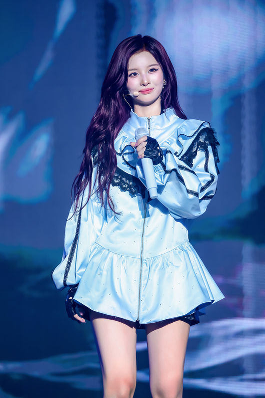 20251130185401304dprs NMIXX