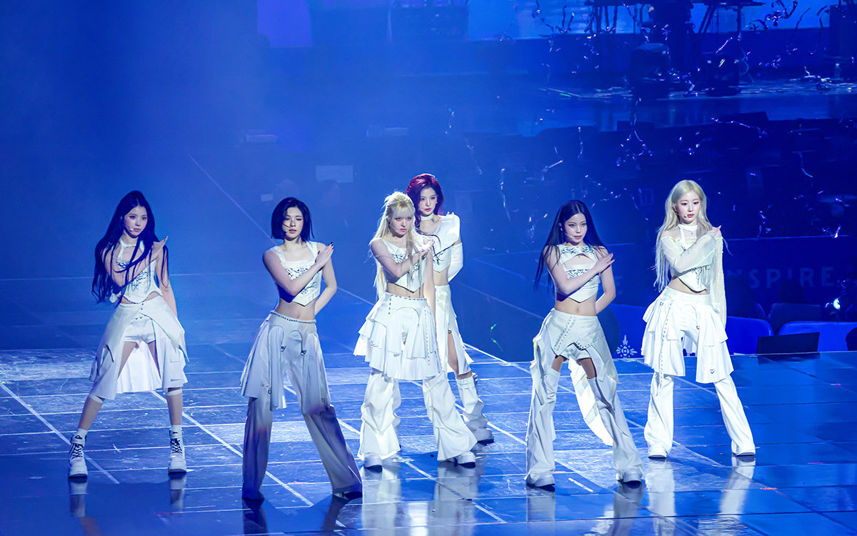 On the 30th, NMIXX kicked off their first world tour at the Incheon Inspire Arena. A total of 27 songs were performed at their first solo concert 3 years and 9 months after their debut, including 'Blue Valentine,' which brought NMIXX a career high. The world tour schedule and major cities will be announced later. 