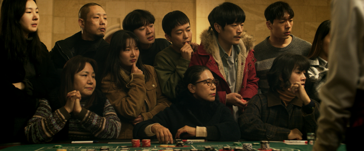 노란 수영복에 섹시한 몸매 어필하는 존예 처자