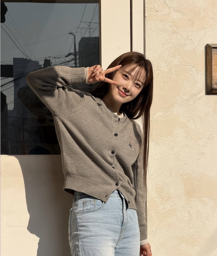 노란 수영복에 섹시한 몸매 어필하는 존예 처자