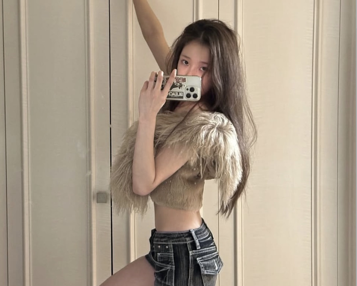 노란 수영복에 섹시한 몸매 어필하는 존예 처자