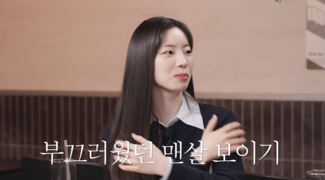 노란 수영복에 섹시한 몸매 어필하는 존예 처자