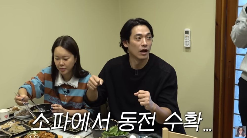 노란 수영복에 섹시한 몸매 어필하는 존예 처자