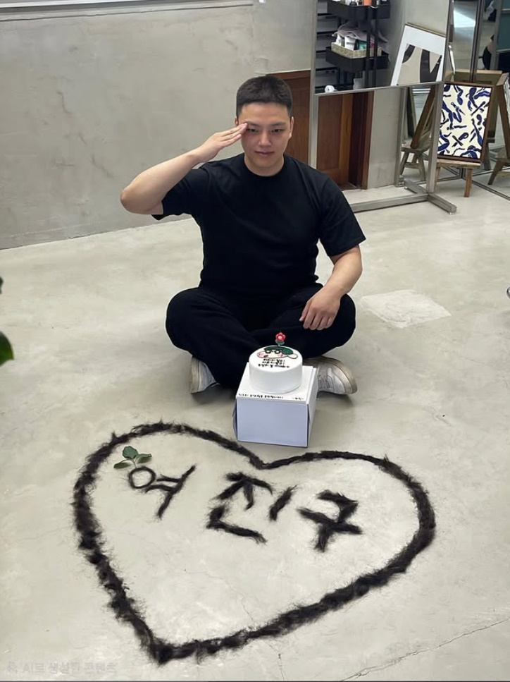 노란 수영복에 섹시한 몸매 어필하는 존예 처자