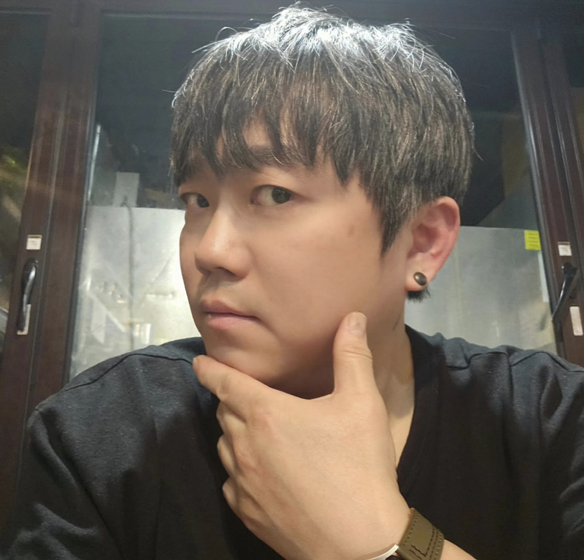 노란 수영복에 섹시한 몸매 어필하는 존예 처자