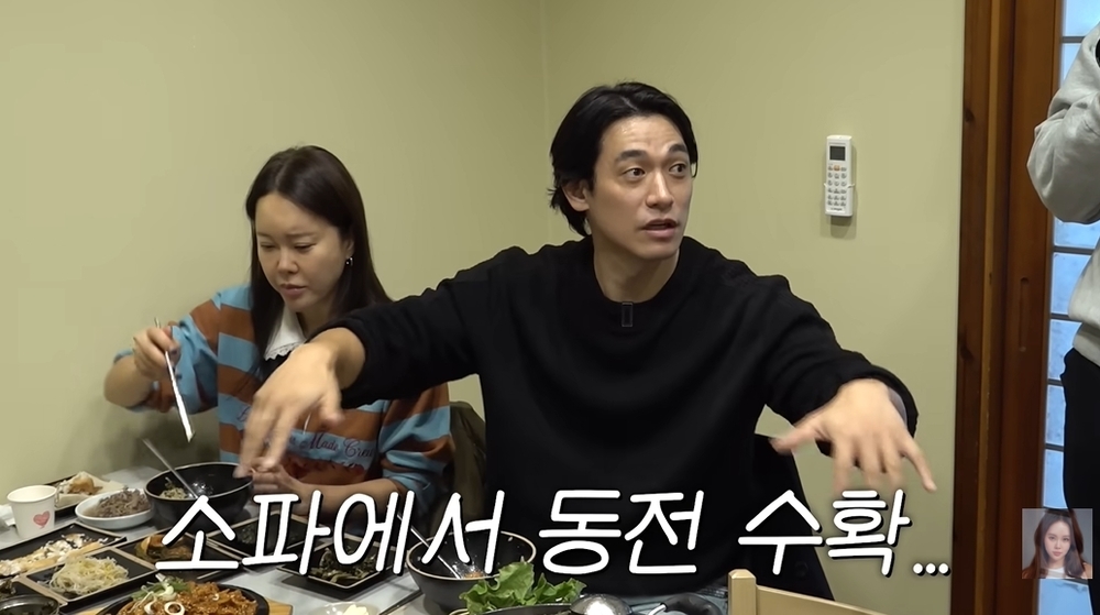 노란 수영복에 섹시한 몸매 어필하는 존예 처자