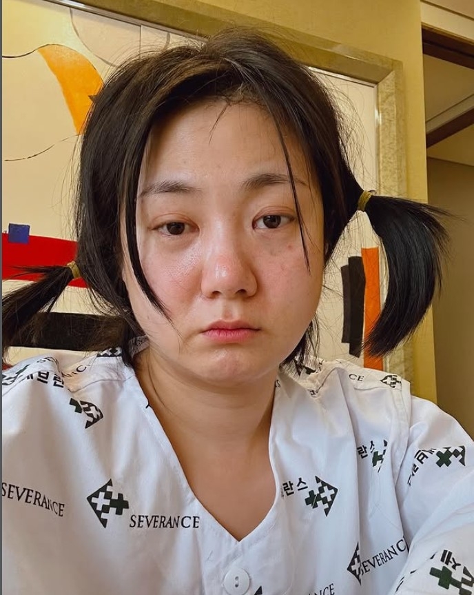 노란 수영복에 섹시한 몸매 어필하는 존예 처자