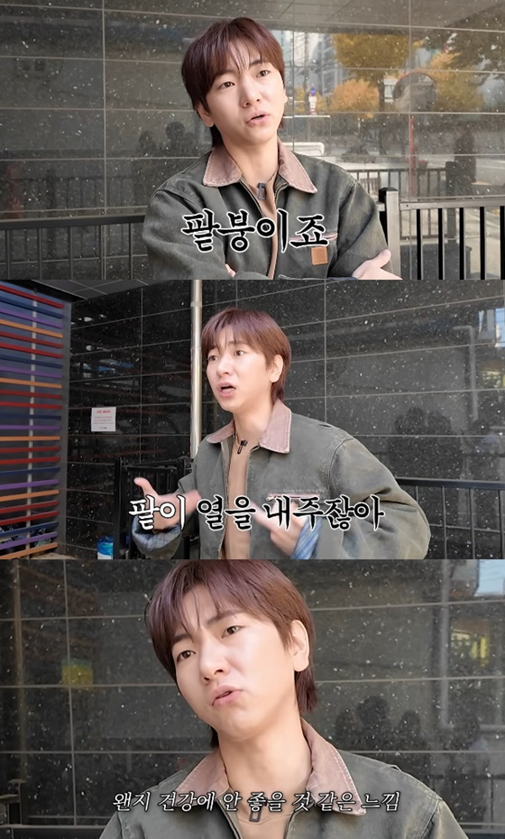 노란 수영복에 섹시한 몸매 어필하는 존예 처자