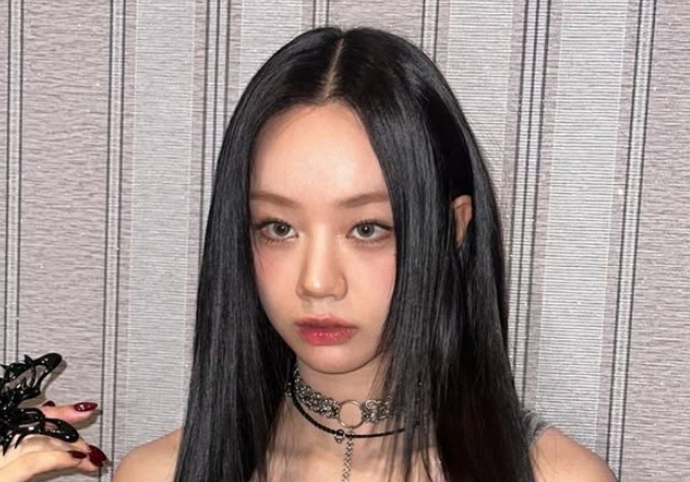 노란 수영복에 섹시한 몸매 어필하는 존예 처자