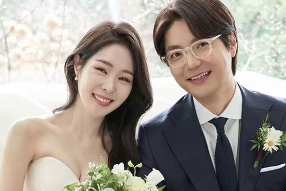 노란 수영복에 섹시한 몸매 어필하는 존예 처자