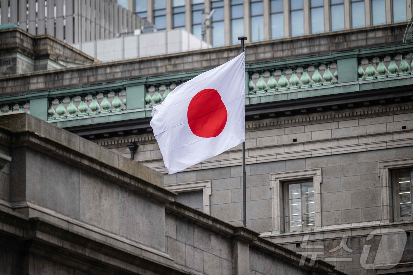 BOJ 금리인상 공포, 비트 8.6만달러 붕괴-관련주 일제 폭락(종합)