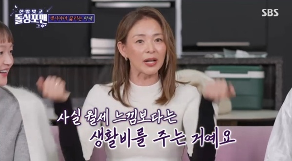 노란 수영복에 섹시한 몸매 어필하는 존예 처자