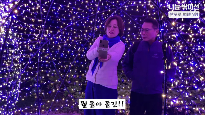 노란 수영복에 섹시한 몸매 어필하는 존예 처자