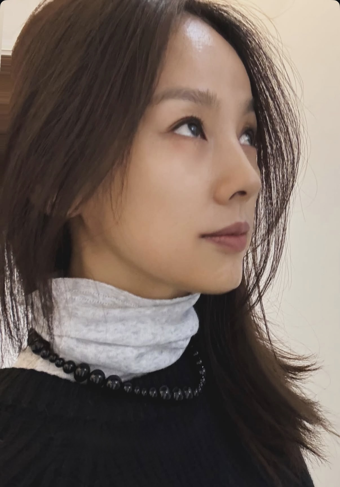 노란 수영복에 섹시한 몸매 어필하는 존예 처자