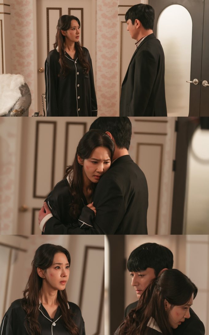 노란 수영복에 섹시한 몸매 어필하는 존예 처자