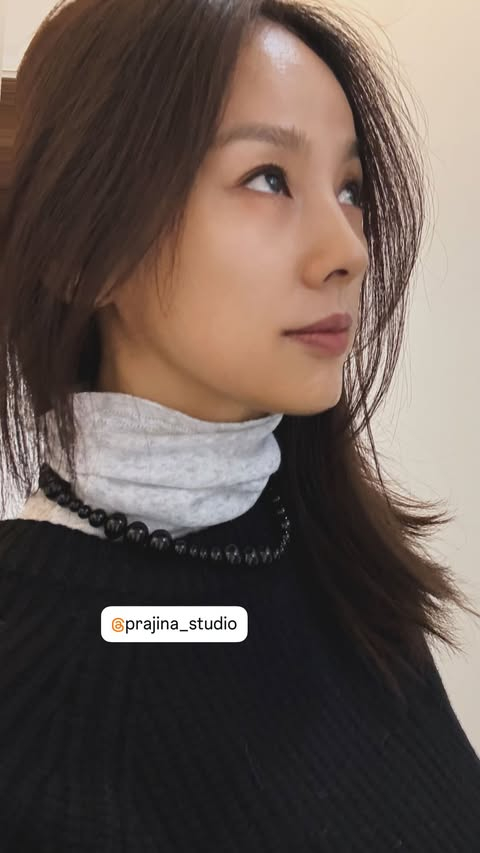 노란 수영복에 섹시한 몸매 어필하는 존예 처자