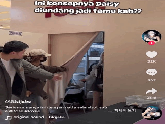 중국에서 열린 블랙핑크 로제의 공식 팝업스토어 행사에서 한 중국 인플루언서가 행사 주인공처럼 소개되고, 공식 굿즈에 사인하는 모습이 공개되며 팬들 사이 논란이 확산되고 있다.2025.12.16.(사진=틱톡 캡처) *재판매 및 DB 금지