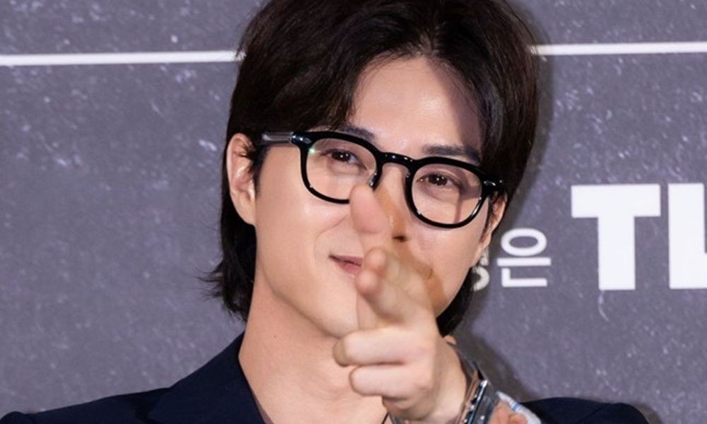 노란 수영복에 섹시한 몸매 어필하는 존예 처자