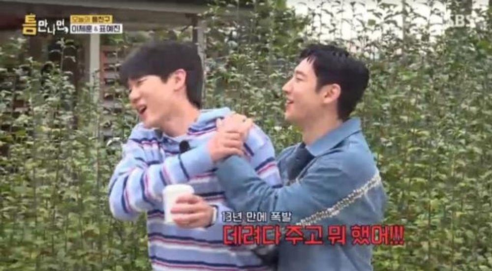 노란 수영복에 섹시한 몸매 어필하는 존예 처자